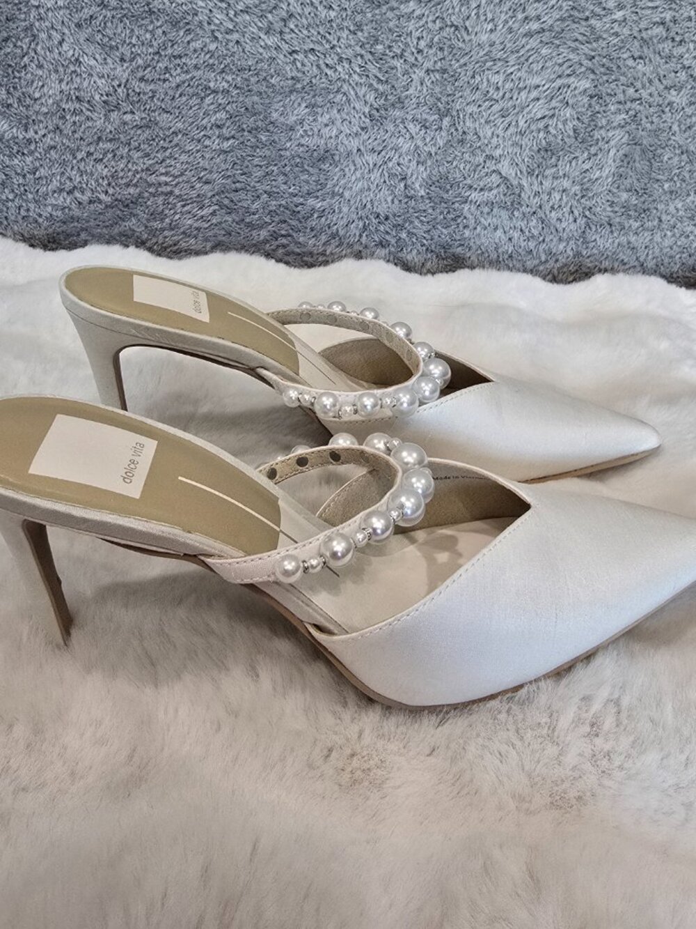 Dolce Vita Kanika Pearl Heels Vanilla Silk Womens Size 7.5 Bride Bridal Party - Picture 6 of 12